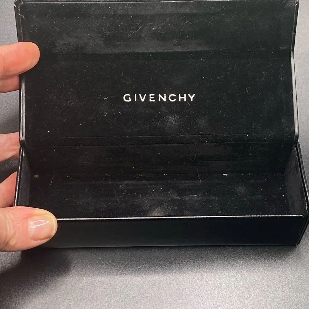 Givenchy fold over close rectangular eyeglass case preowned
